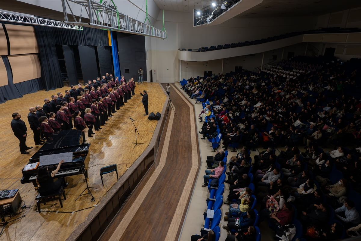 Başkentte, Anchorus Çoksesli Korosu, FeminAnka Kadınlar Korosu ve KoroPopsesli Korosu yeni yıl...