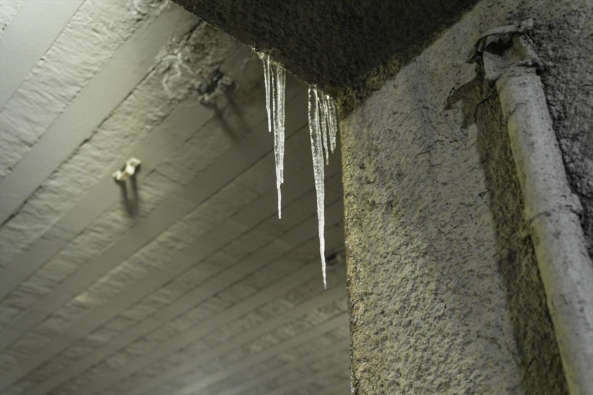 Başkentte dün etkili olan kar yağışı yerini soğuk havaya bıraktı. Kar yağışının ardından etkili...