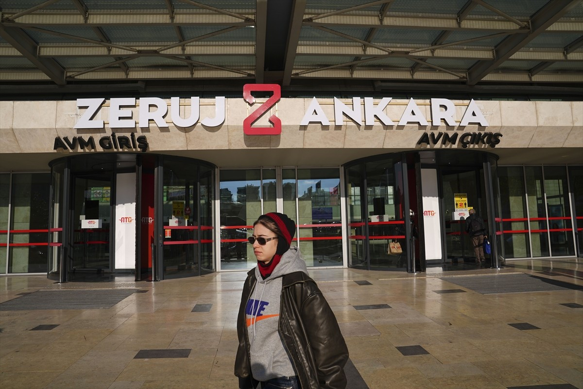 Başkentte giyim alanında mağazaların yer aldığı ilk tesettür alışveriş merkezi Zeruj Ankara AVM...