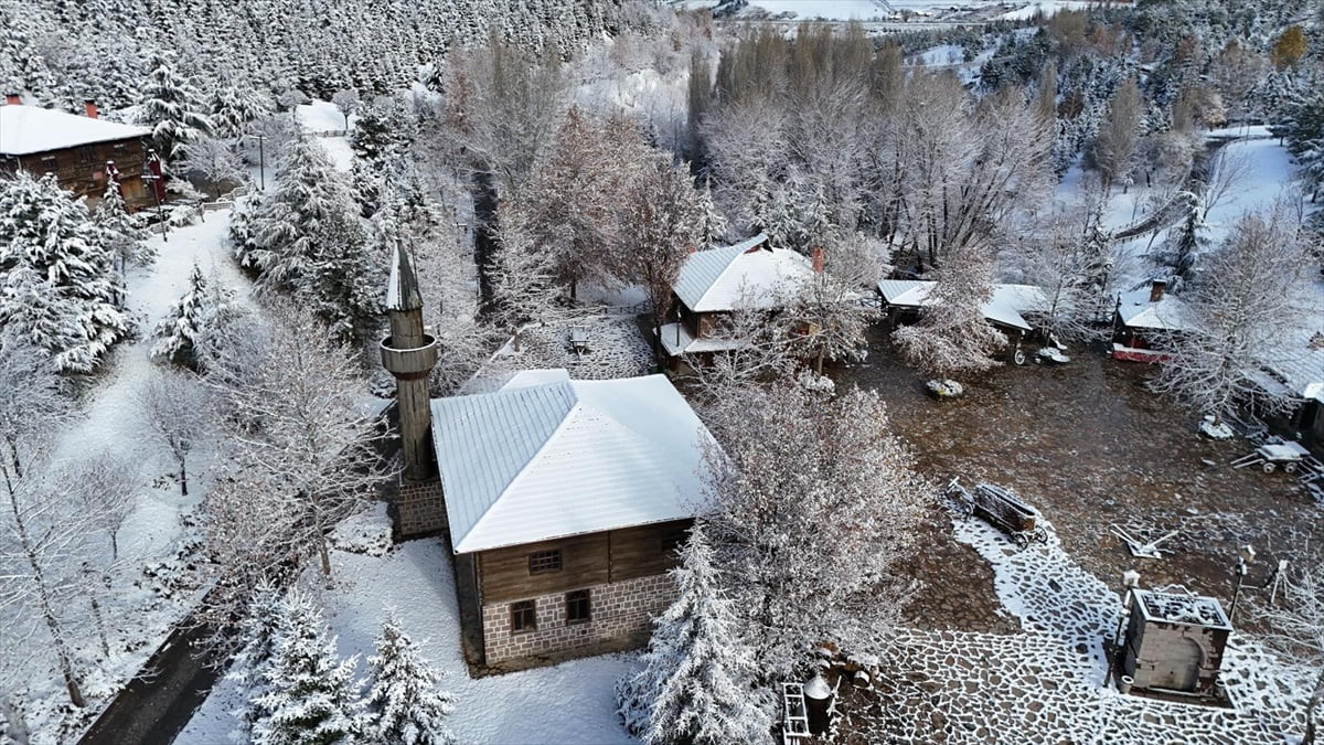 Başkentte köy yaşamını gelecek nesillere aktarmak ve şehir hayatından bunalan ziyaretçilere...