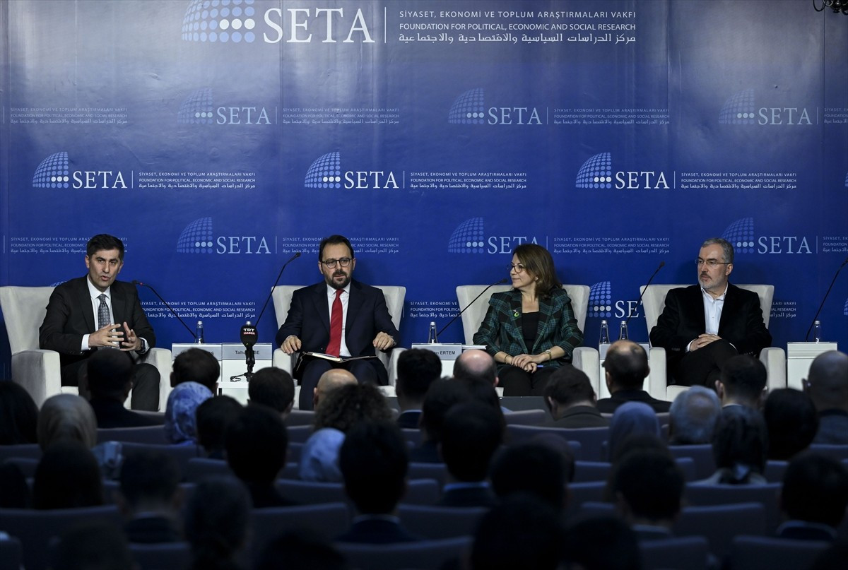 Başkentte, Suriye'deki geçiş sürecinin dinamiklerini farklı boyutlarla ele alan "Bir Yılın...