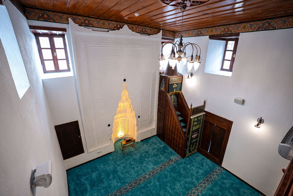 Başkentteki tarihi Hacı Doğan Camisi'nde ramazanın manevi atmosferi yaşatılıyor. Ankara'nın ilk...