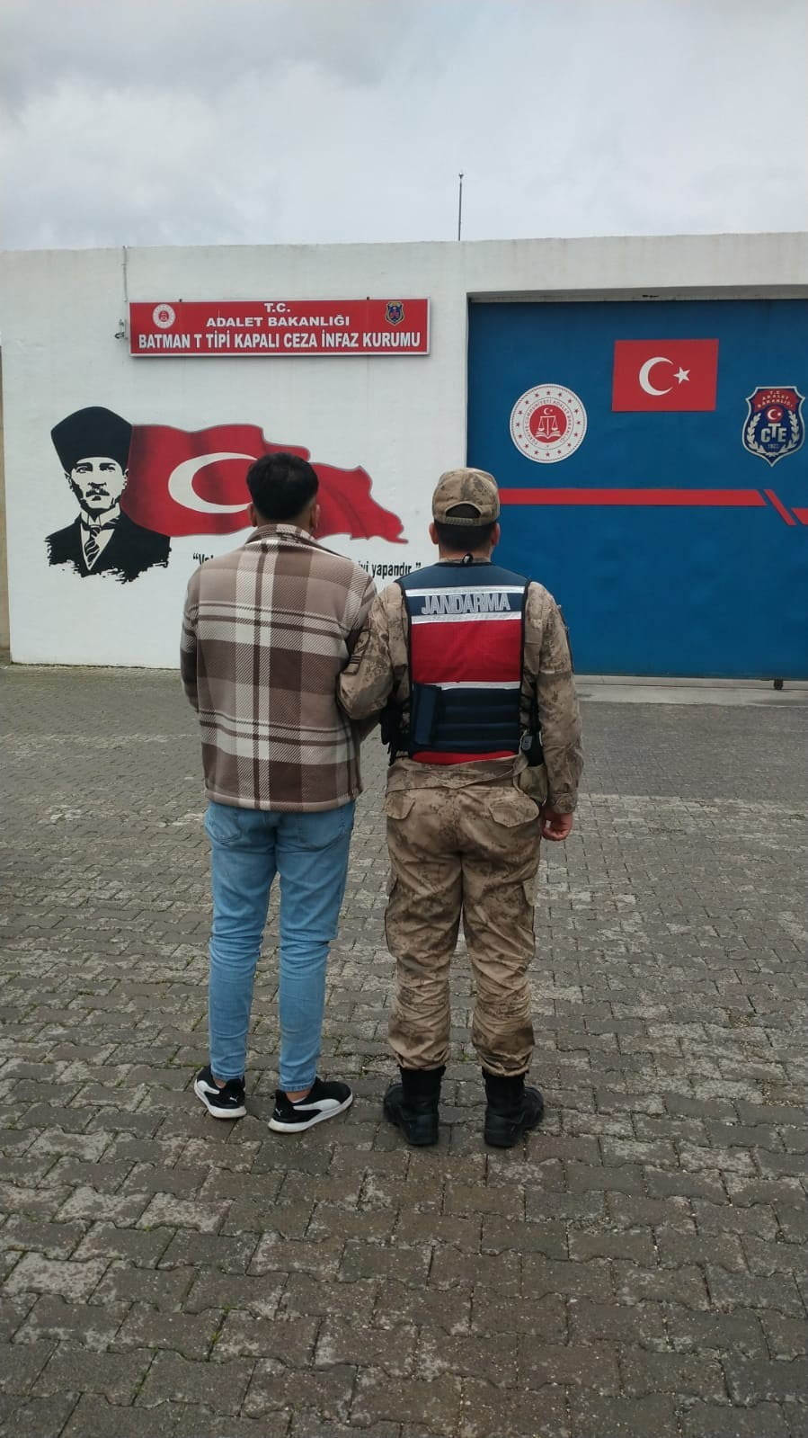 BATMAN İL JANDARMA KOMUTANLIĞI EKİPLERİNCE, 09-13 NİSAN 2026 TARİHLERİ ARASINDA ARANAN ŞAHISLARIN...