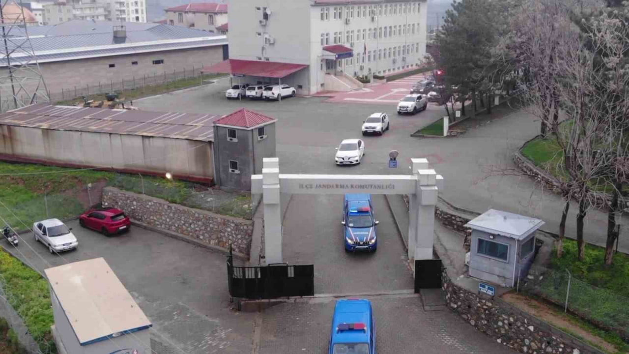 BATMAN MERKEZLİ 6 İLDE "SUÇ İŞLEMEK AMACIYLA ÖRGÜT KURMA VE YASA DIŞI BAHİS" SUÇLARINA YÖNELİK...