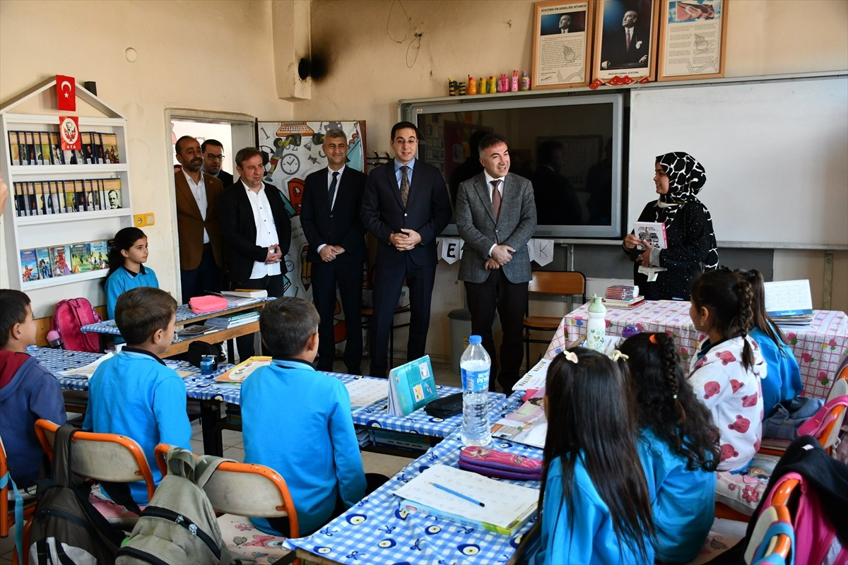 Batman Üniversitesi (BAÜ) Bilim İletişimi Ofisi tarafından yürütülen "Bilim Kafe" ve...