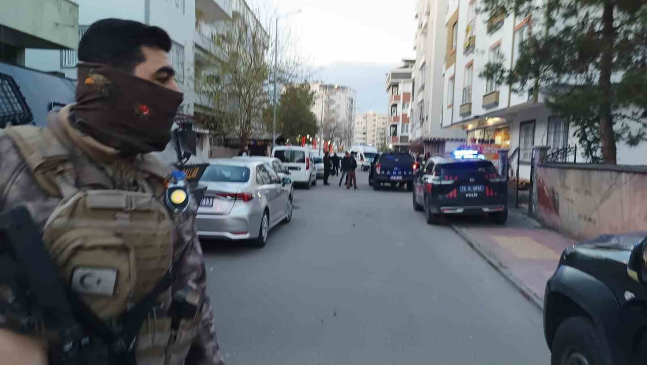 BATMAN VALİLİĞİ, PINARBAŞI MAHALLESİ’NDE MEYDANA GELEN SİLAHLI SALDIRIYA İLİŞKİN AÇIKLAMA YAPTI....