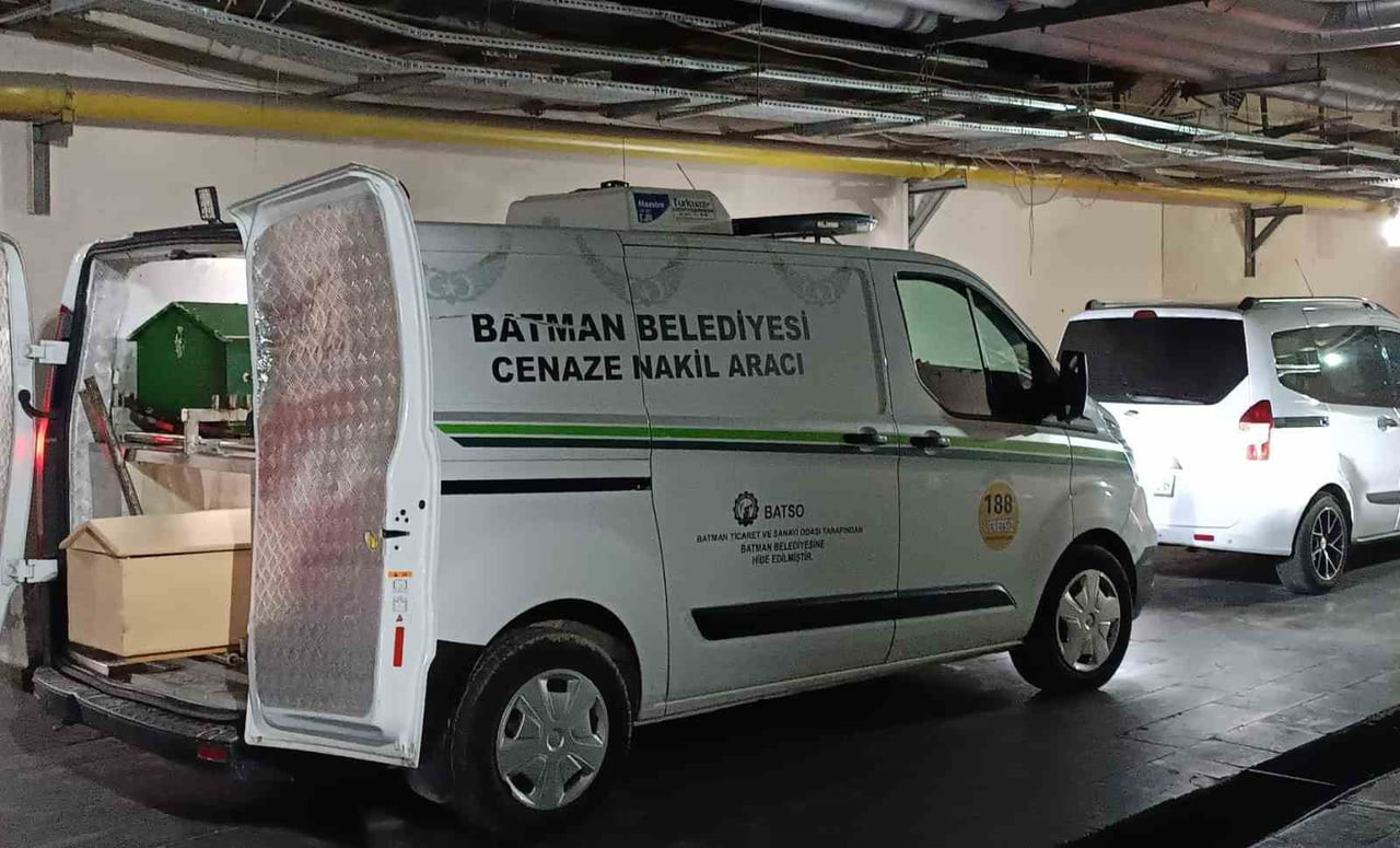 BATMAN'DA AHIRDA ELEKTRİK AKIMINA KAPILAN 12 YAŞINDAKİ ÇOCUK, KALDIRILDIĞI HASTANEDE YAPILAN TÜM...