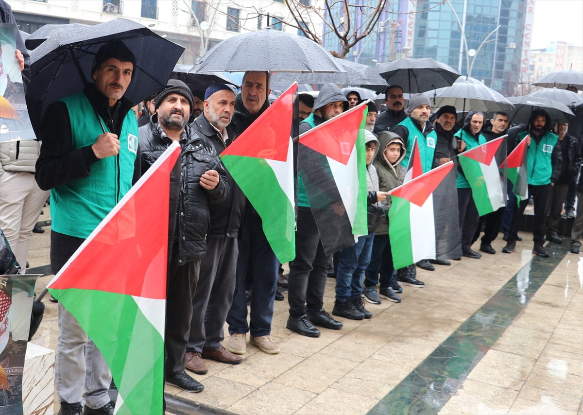 Batman'da bir grup, Kudüs ve Gazze'ye destek için bir araya geldi.