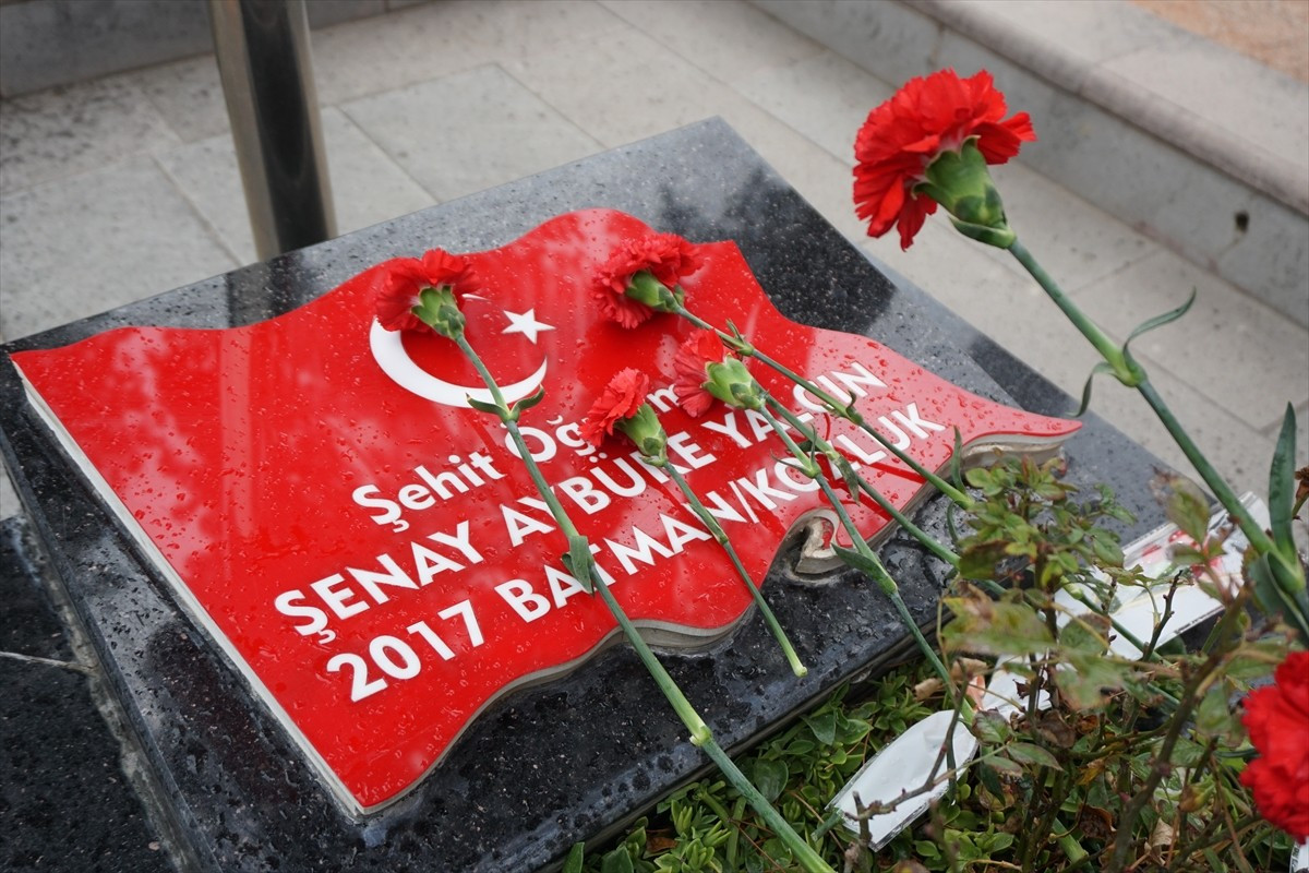 Batman'ın Kozluk ilçesinde PKK'lı teröristlerin saldırısında şehit olan öğretmen Şenay Aybüke...