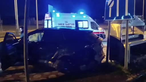 Batman’da iki otomobil kafa kafaya çarpıştı: 1 yaralı