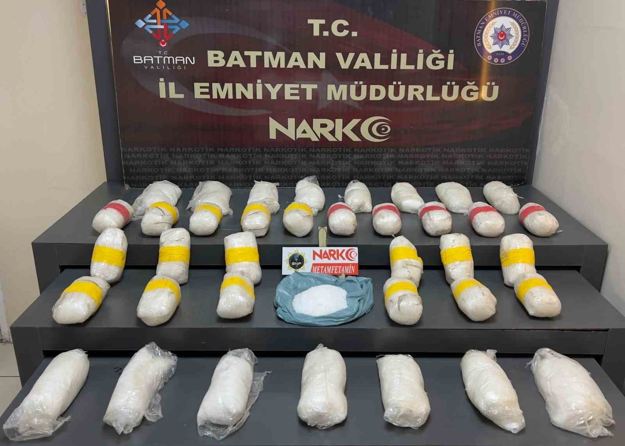 BATMAN’DA UYUŞTURUCU OPERASYONU: 19 KİLO METAMFETAMİN ELE GEÇİRİLDİ