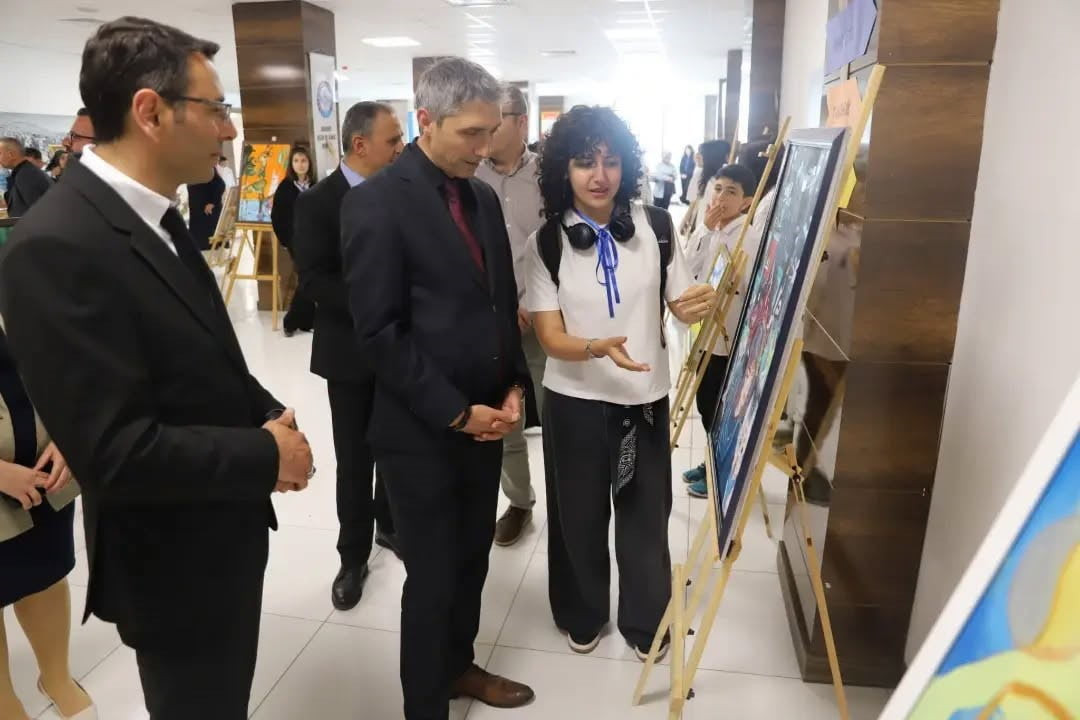 BAYBURT BİLSEM ÖĞRENCİLERİNDEN YIL SONU SERGİSİ