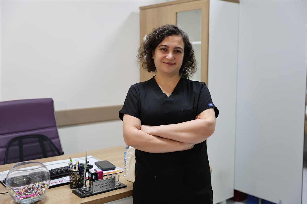 Bayburt Devlet Hastanesi Çocuk Cerrahi Uzmanı Dr. Emine Bilaloğlu, AA muhabirine açıklamalarda...