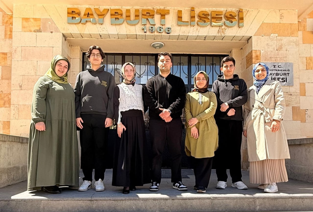 BAYBURT LİSESİ EKİBİ İTALYA’DA BAYBURT’U TEMSİL EDECEK