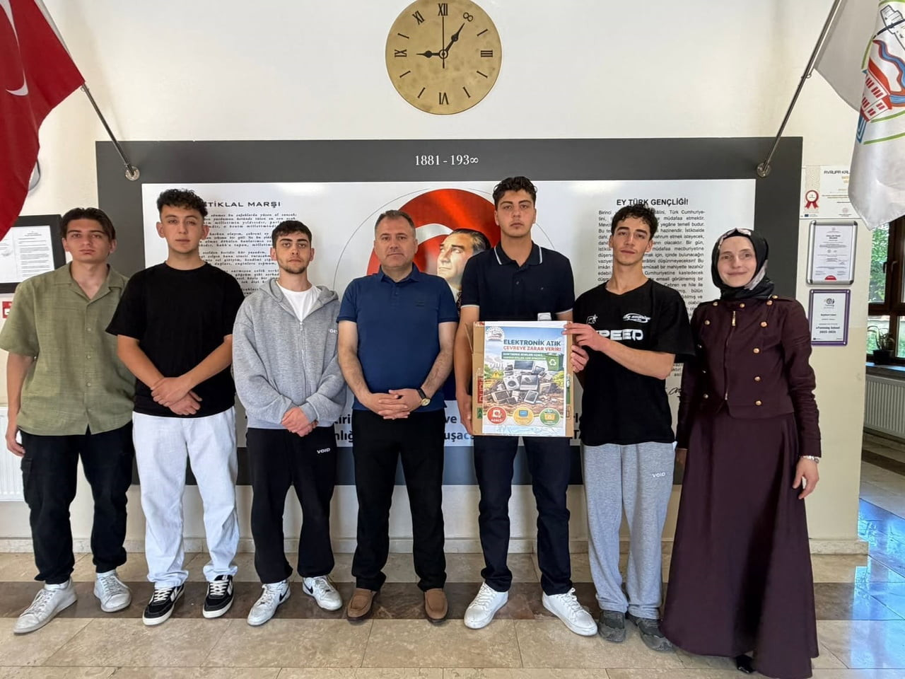 BAYBURT LİSESİNDE TOPLANAN ELEKTRONİK ATIKLAR GERİ DÖNÜŞÜME GÖNDERİLDİ