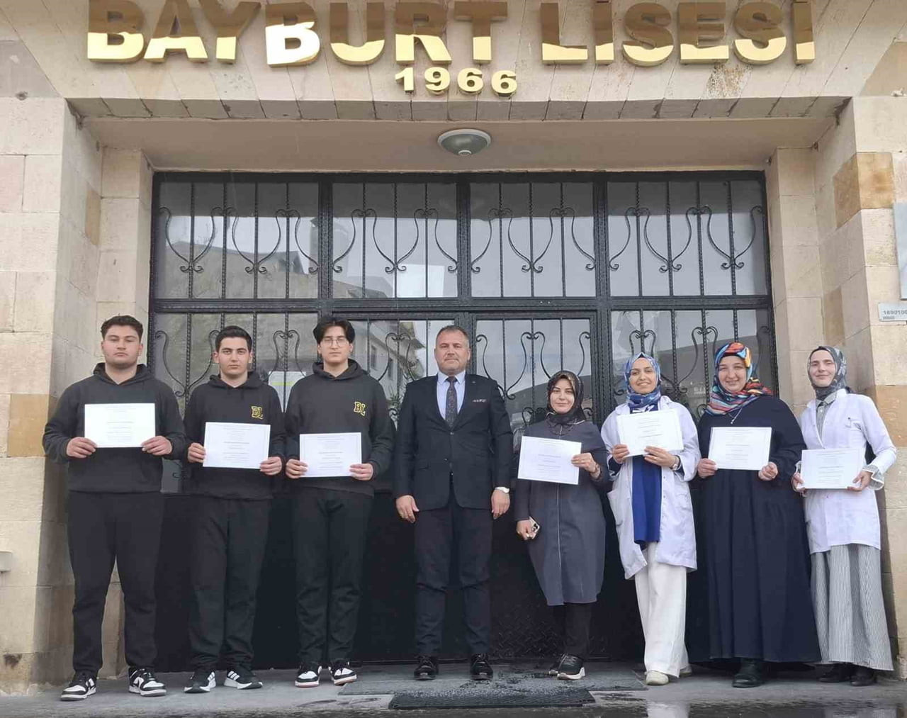 BAYBURT LİSESİNİN ERASMUS KAFİLESİ İTALYA’DAN DÖNDÜ