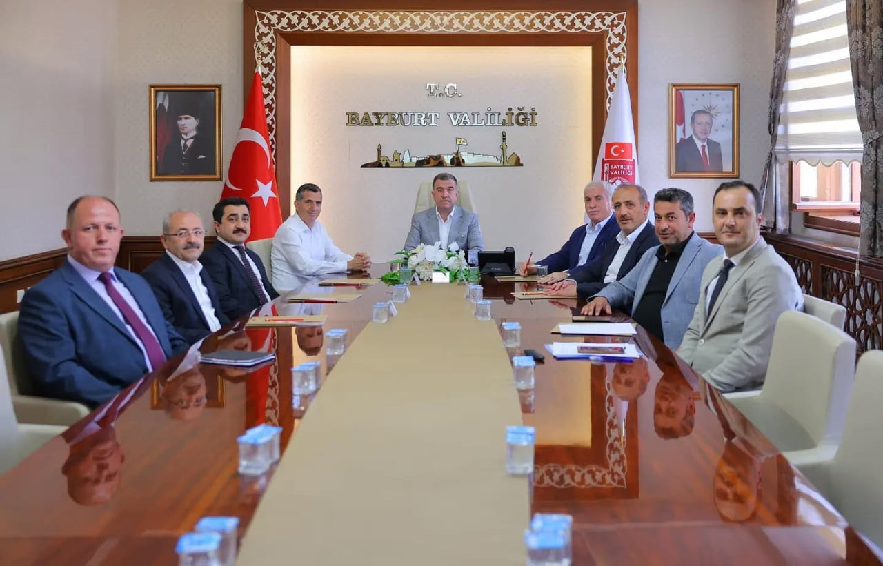 BAYBURT OSB YATIRIMLARI TOPLANTIDA ELE ALINDI
