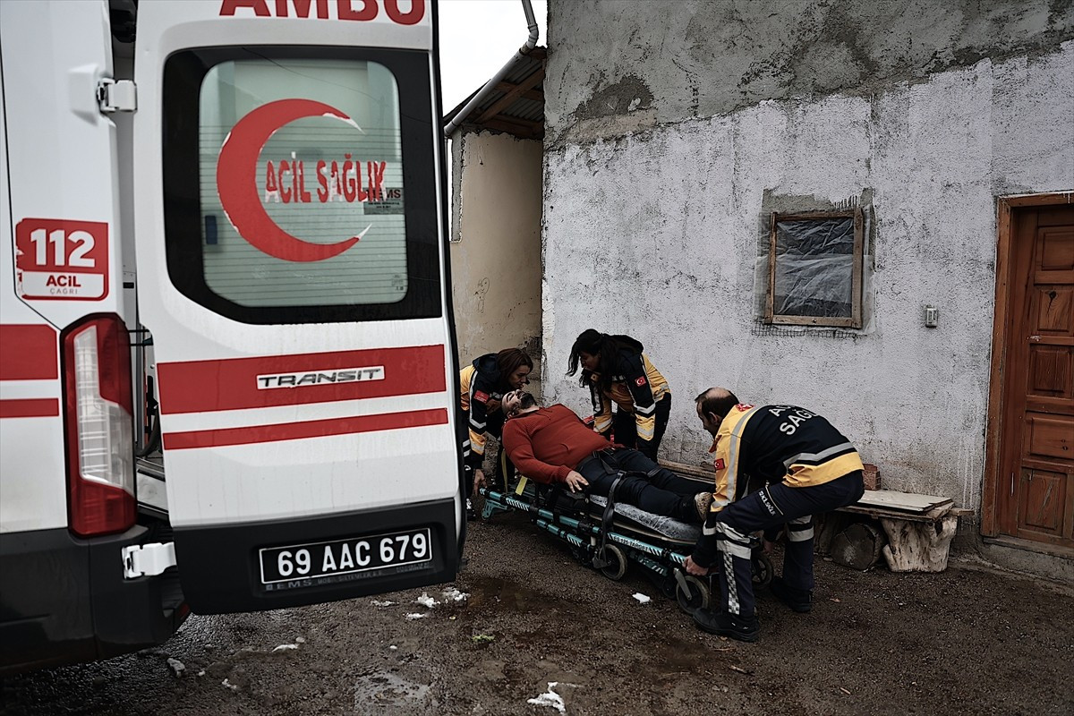 Bayburt'ta, 112 Acil Sağlık Hizmetlerinde görevli kadın sağlık çalışanları, acil sağlık hizmeti...