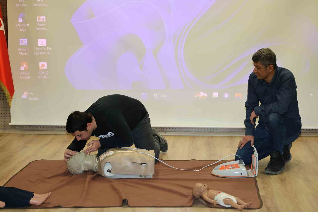 BAYBURT'TA EMNİYET PERSONELİNE İLK YARDIM EĞİTİMİ VERİLDİ