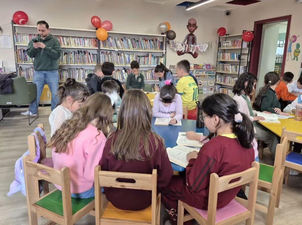 BAYBURT'TA ÖĞRENCİLER KÜTÜPHANELER HAFTASI'NDA KİTAPLA BULUŞTU