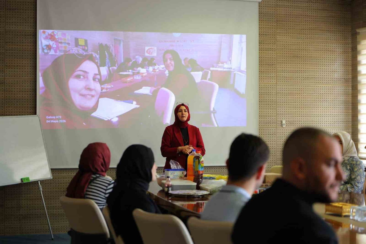 BAYBURT'TA SAĞLIK ÇALIŞANLARINA ANNE SAĞLIĞI VE AİLE PLANLAMASI EĞİTİMİ VERİLDİ