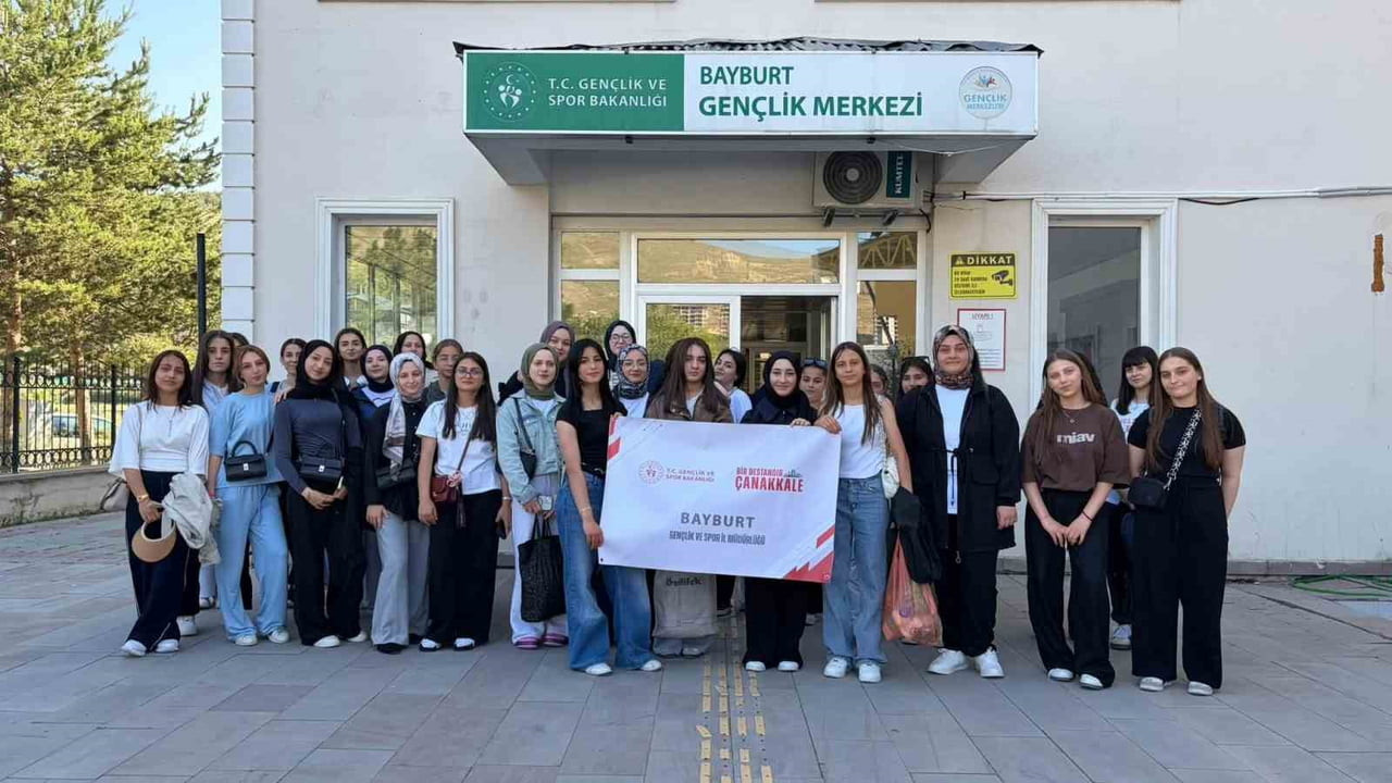 BAYBURTLU GENÇLER TARİHİN İZİNDE ÇANAKKALE'YE UĞURLANDI