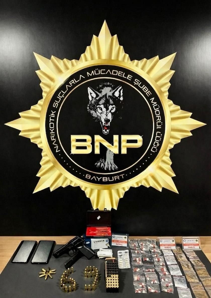 BAYBURT’TA ALKOLLÜ EĞLENCE MEKÂNINDA SATIŞA HAZIR UYUŞTURUCU MADDELER ELE GEÇİRİLDİ