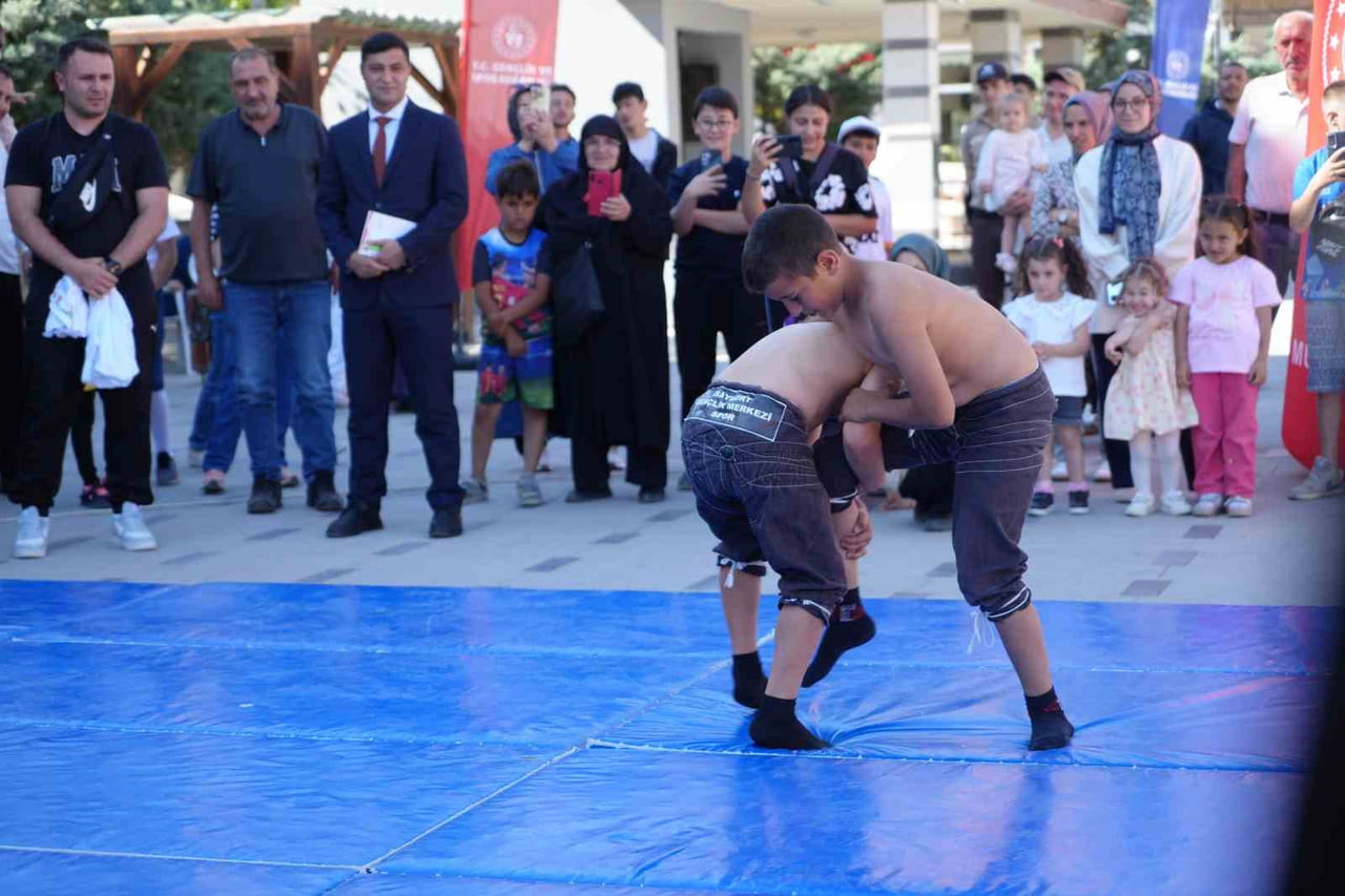 BAYBURT’TA ÇOCUKLAR YAZ TATİLİNİ SPORLA DEĞERLENDİRECEK