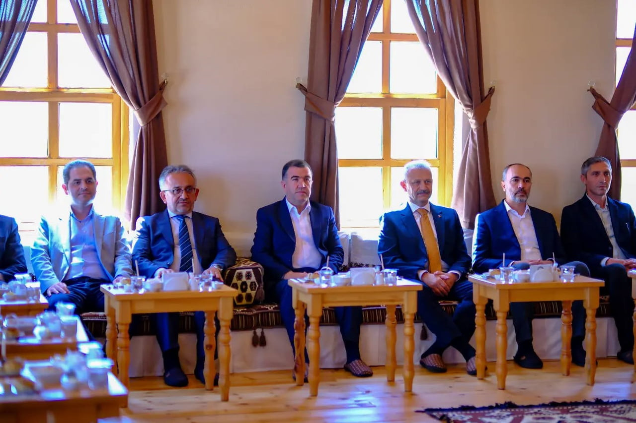 BAYBURT’TA EĞİTİM ÇALIŞMALARI EDEP TOPLANTISINDA DEĞERLENDİRİLDİ