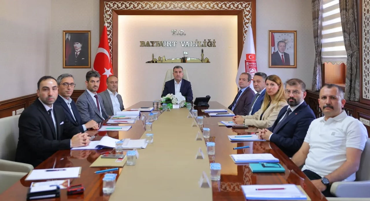BAYBURT’TA HAYVANLARIN KORUNMASINA İLİŞKİN TOPLANTI YAPILDI