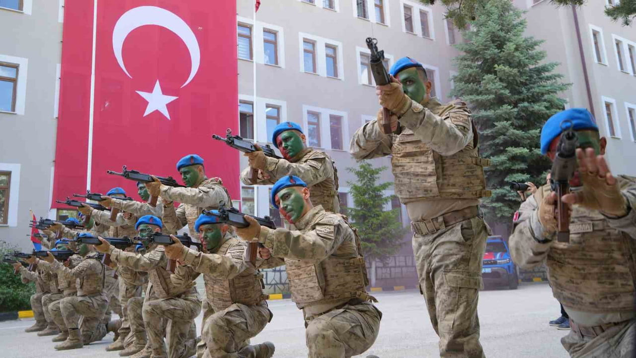 BAYBURT’TA JANDARMA TEŞKİLATININ 187’NCİ YILI TÜFEKLİ GÖSTERİYLE KUTLANDI
