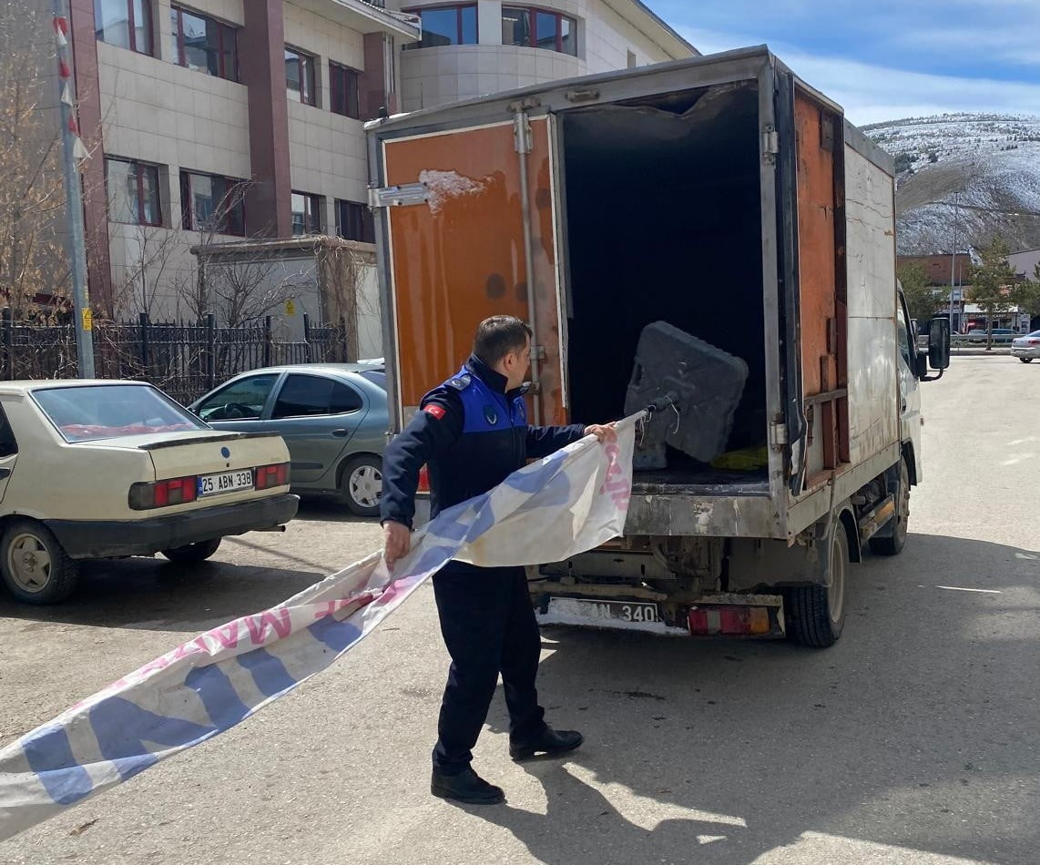 BAYBURT’TA KALDIRIM İŞGALLERİNE YÖNELİK DENETİMLER SÜRÜYOR