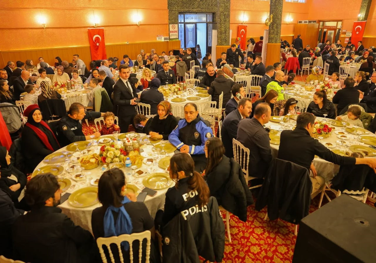 BAYBURT’TA POLİS TEŞKİLATININ 181’İNCİ YILINA ÖZEL PROGRAM DÜZENLENDİ