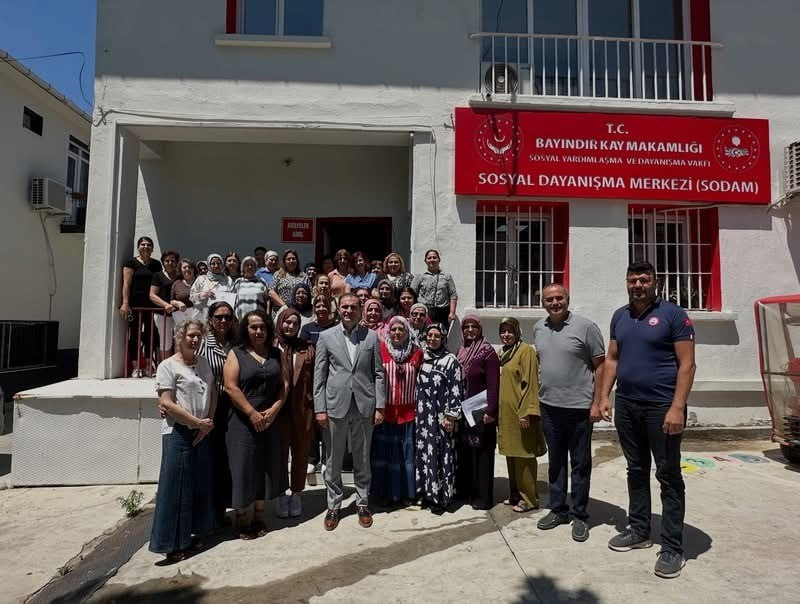 BAYINDIR'DA ÜRETEN KADINLARA ANLAMLI TÖREN