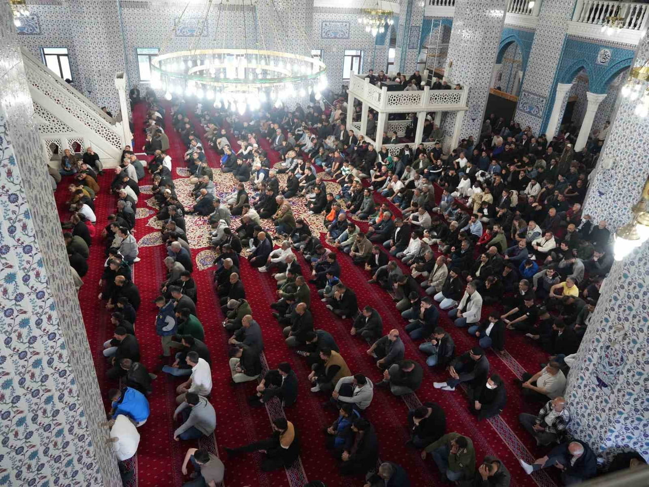 BAYRAM NAMAZINDA İLK SAF IĞDIR’DA TUTULDU
