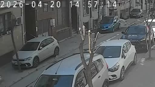 Bayrampaşa’da içinde 7 milyon liralık ziynet eşyasının bulunduğu kasayı torbaya koyup çalan iki...