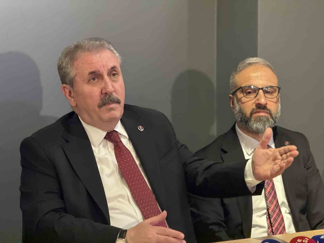 BBP LİDERİ DESTİCİ, PARTİSİNİN DÜZCE İL BAŞKANLIĞI'NDA GÜNDEME DAİR AÇIKLAMALARDA...