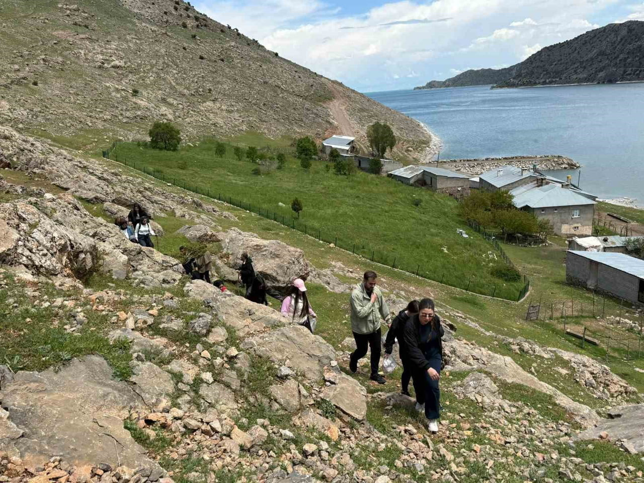 BEDOSK OLARAK BİLİNEN DAĞCILIK VE DOĞA SPORLARI KULÜBÜ’ VAN İN KÖYÜ KURT BOĞAZINA YÜRÜYÜŞ...