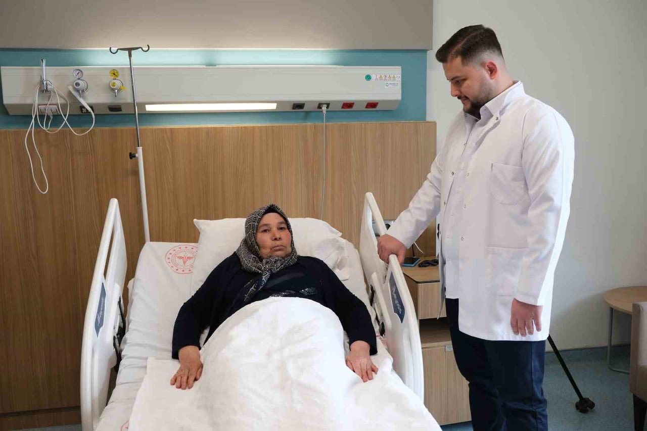 BEL BÖLGESİNE PİL YERLEŞTİRİLEN KAL, 5 YILDIR GEÇMEYEN VE SON 1 YILDIR DAYANILMAZ BİR HAL ALAN...