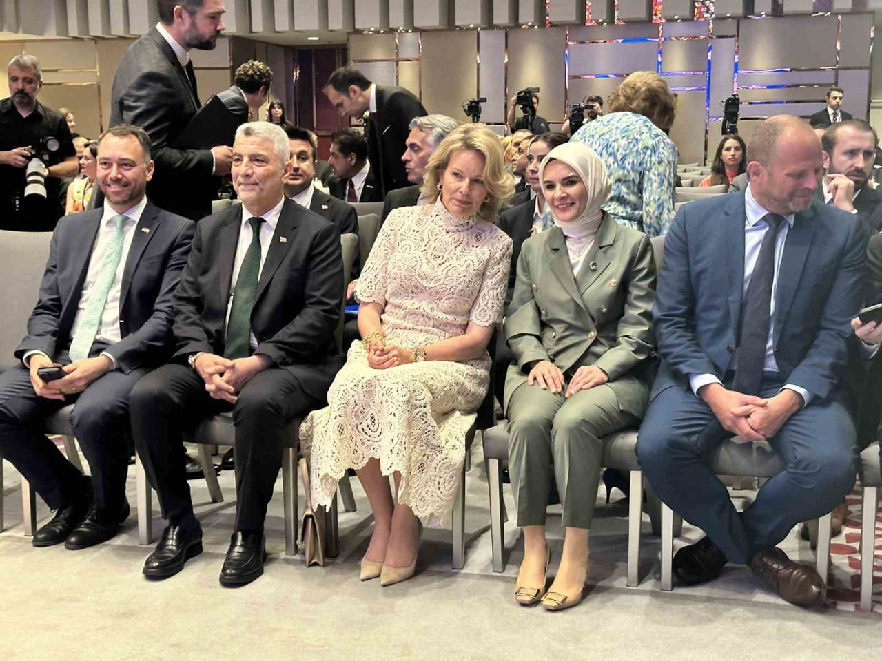 BELÇİKA KRALİÇESİ MATHİLDE'NİN ZİYARETİ ÇERÇEVESİNDE İSTANBUL'DA DÜZENLENEN PROGRAMDA BELÇİKALI VE...