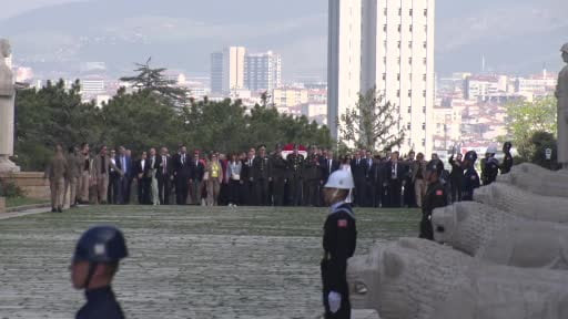Belçika Savunma Bakanı Francken’den Anıtkabir ziyareti