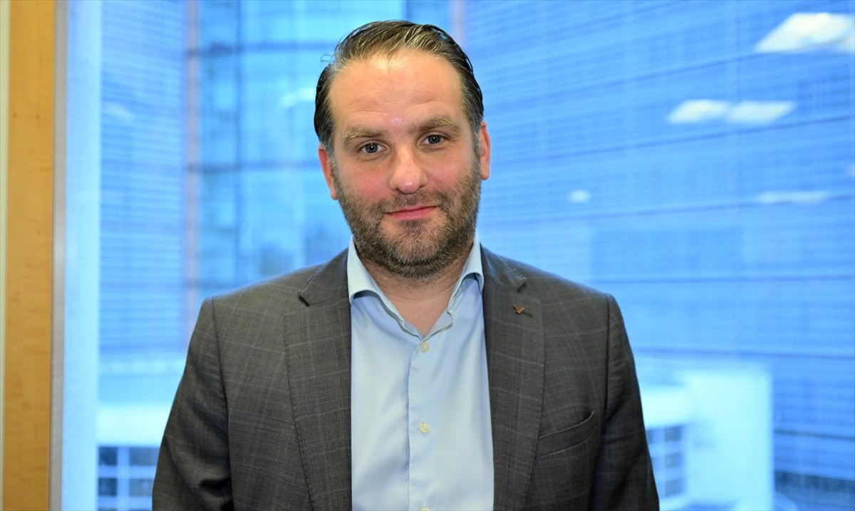 Belçika'da federal ve yerel düzeyde siyasette etkin roller üstlenen Malik Ben Achour, Avrupalı...