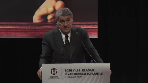 Beşiktaş Kulübü Başkanı Serdal Adalı, Futbol Direktörü Önder Özen ve Teknik Direktör Vincenzo...
