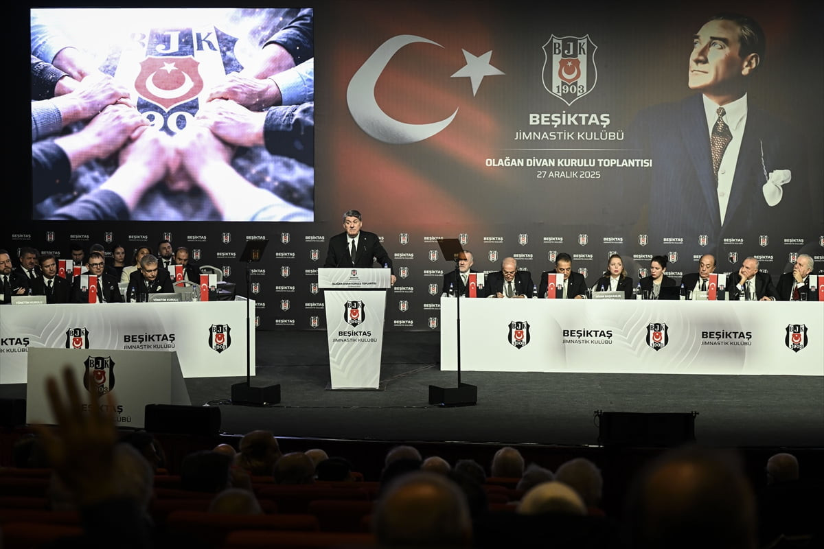 Beşiktaş Kulübü Başkanı Serdal Adalı, kulübün Beltaş Akatlar Mustafa Kemal Merkezi Atilla İlhan...