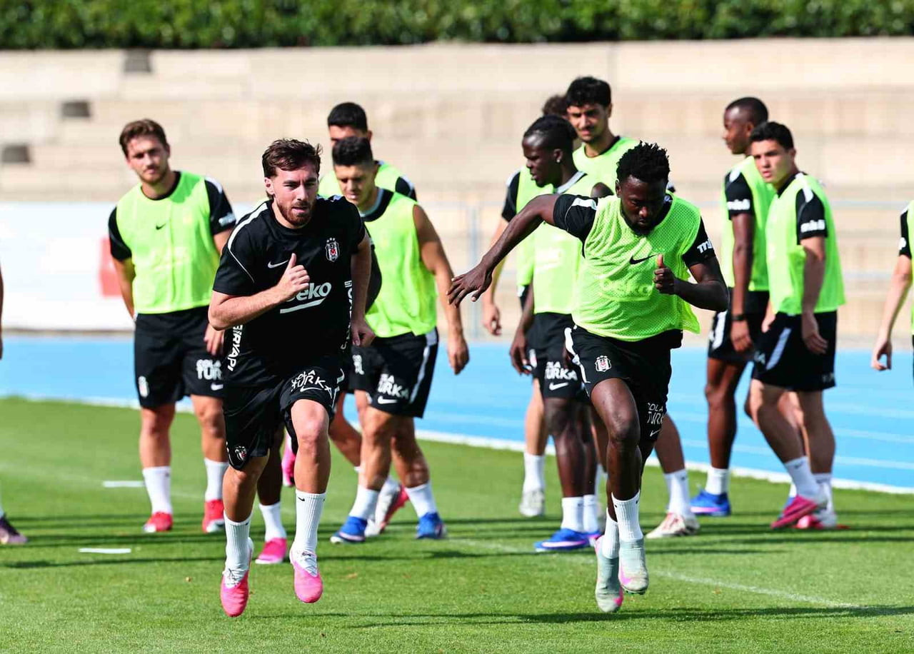 BEŞİKTAŞ, YENİ SEZON HAZIRLIKLARINA SLOVAKYA’NIN BRATİSLAVA KENTİNDE KAMP YAPTIĞI OTELDE BU AKŞAM...