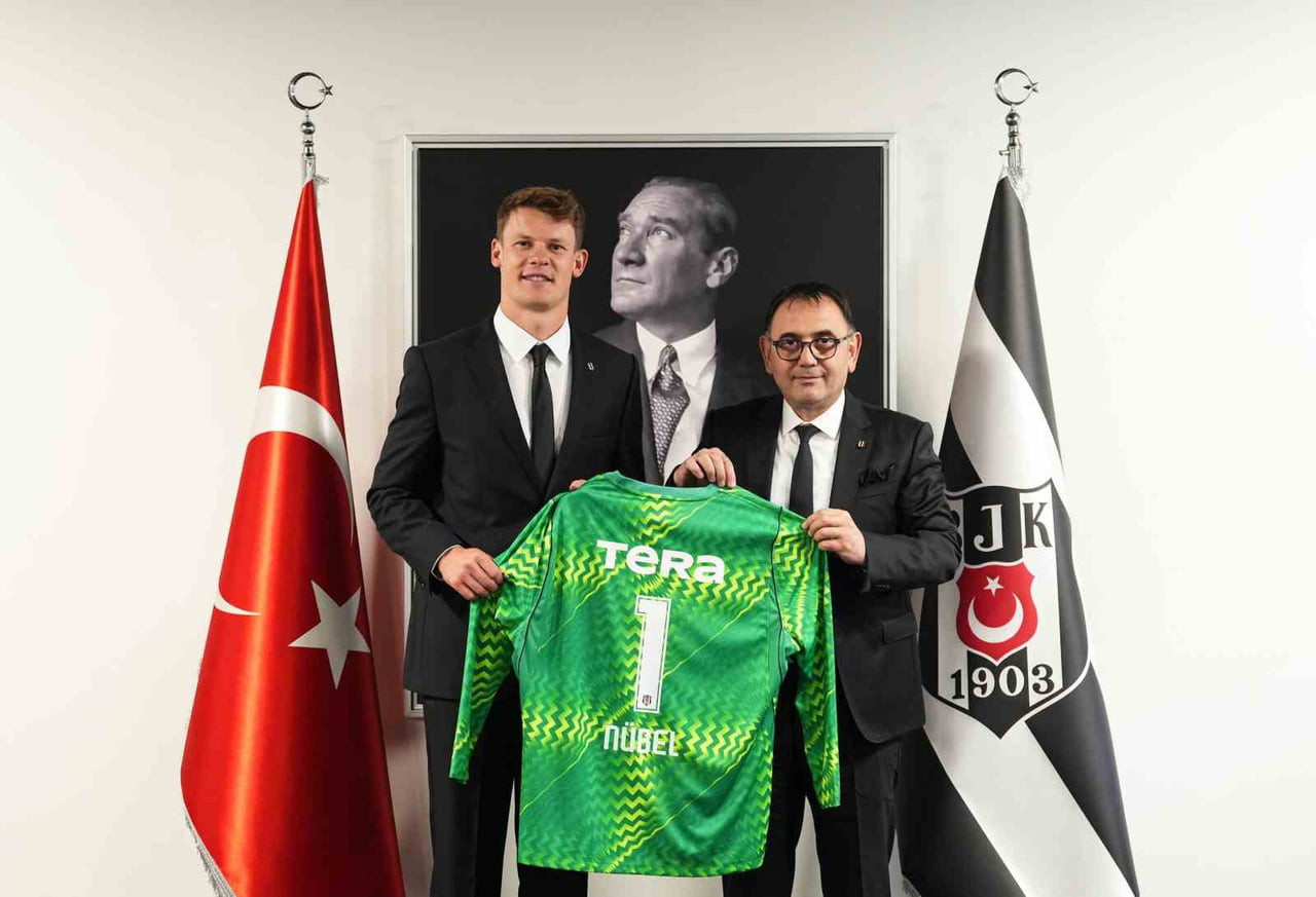 BEŞİKTAŞ'IN, ALMAN EKİBİ BAYERN MÜNİH'TEN KADROSUNA KATTIĞI FİLE BEKÇİSİ ALEXANDER NÜBEL...