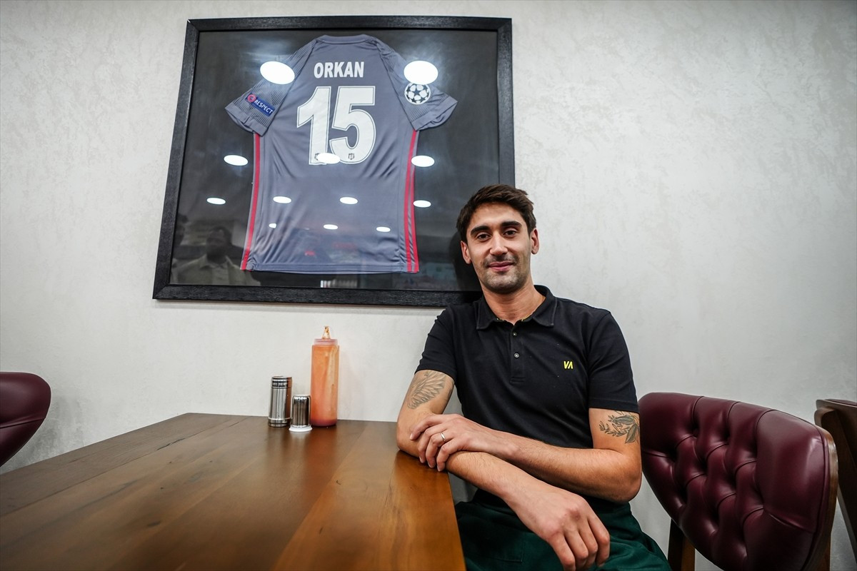 Beşiktaş'ın eski futbolcusu Orkan Çınar, futbol kariyerinin ardından Bursa'nın İnegöl ilçesinde...