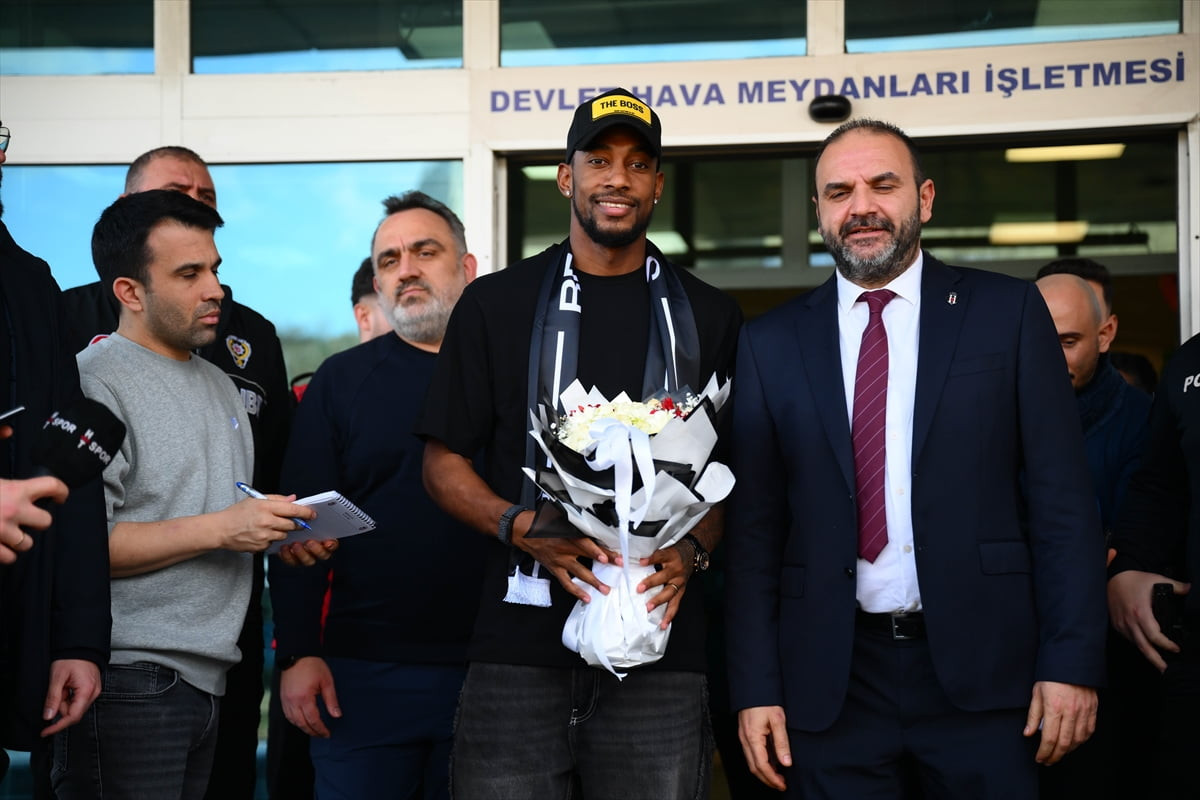 Beşiktaş'ın transfer görüşmelerinde bulunduğu Panamalı savunma oyuncusu Amir Murillo, İstanbul'a...