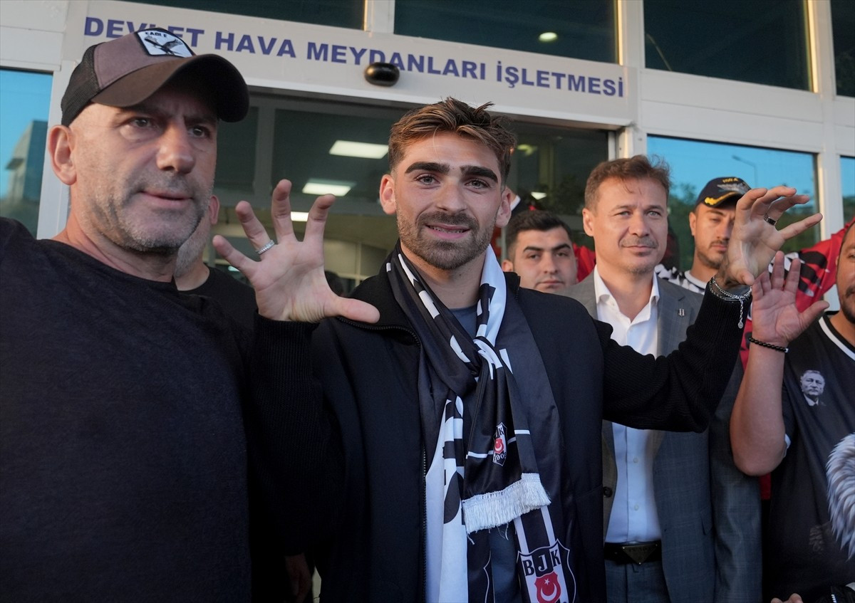 Beşiktaş'ın transfer görüşmelerine başladığı İngiltere Premier Lig ekiplerinden Nottingham...