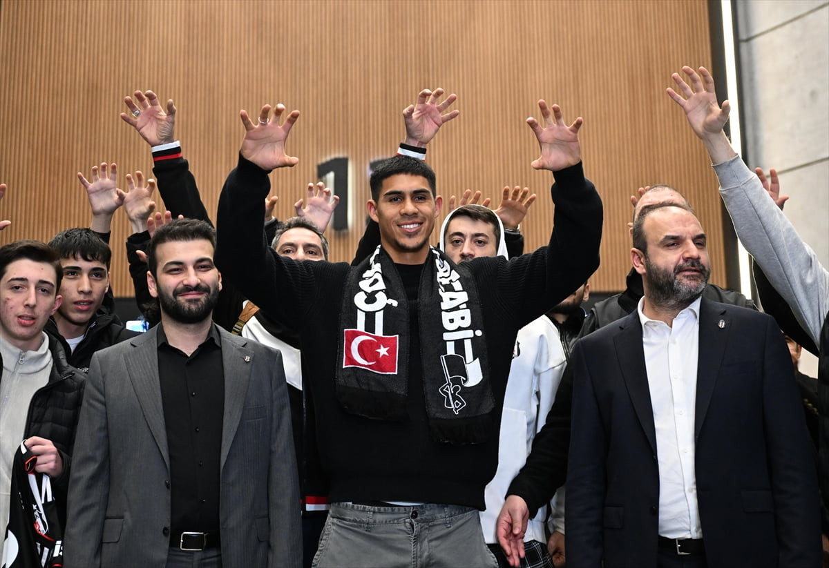 Beşiktaş'ın transfer görüşmelerine başladığını duyurduğu kaleci Devis Vasquez, İstanbul'a geldi....